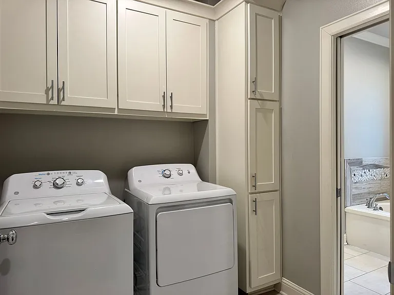 7315 Rolling Acres Pl — Photo 23