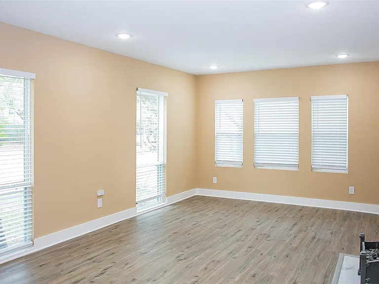 2301 Albans Rd — Photo 6