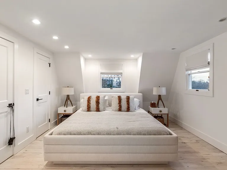 100 Old West Lake Dr — Photo 13