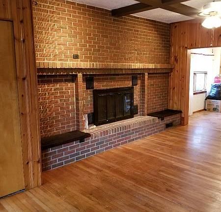 4th image of 743 Lincoln St