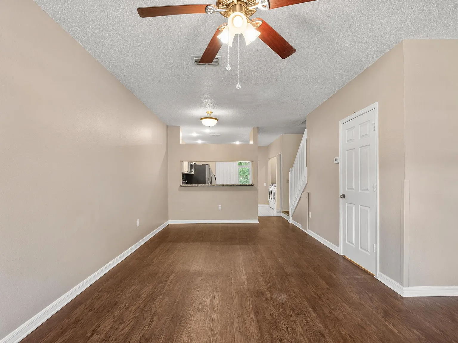 2 bed, 1152 sqft, $2,000 — Photo 3