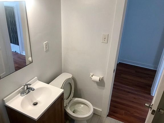 4th image of 115 S Chester Ave APT E