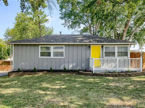 1320 NE 44th St, Kansas City, MO 64116