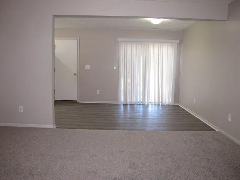 10235 Riverstone Cir — Photo 3