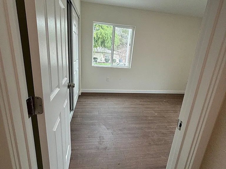 14316 Christine Dr — Photo 37