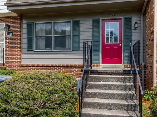 1126 Mountain View Dr, Harrisonburg, VA 22801