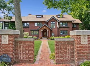 (Undisclosed Address), Winnetka, IL 60093