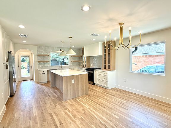 3rd image of 9814 County Cork Dr