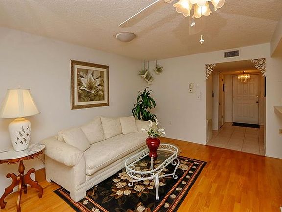 3rd image of 1019 Bowsprit Ln #1019