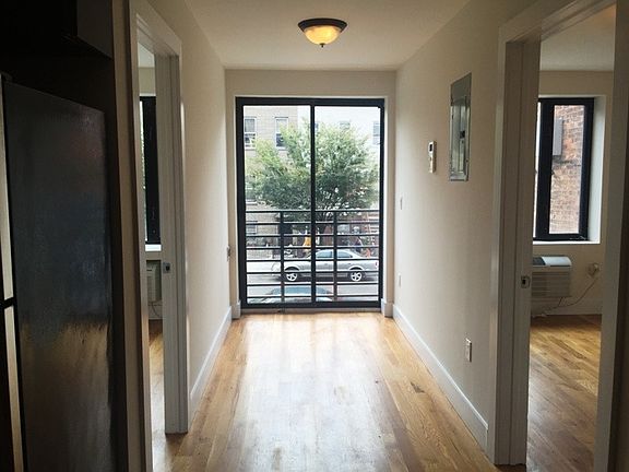 4th image of 733 Lafayette Ave APT 3A