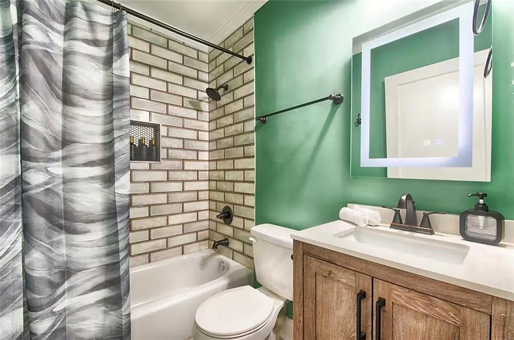 3 bed, 2.0 bath, 1357 sqft, $3,100 — Photo 4