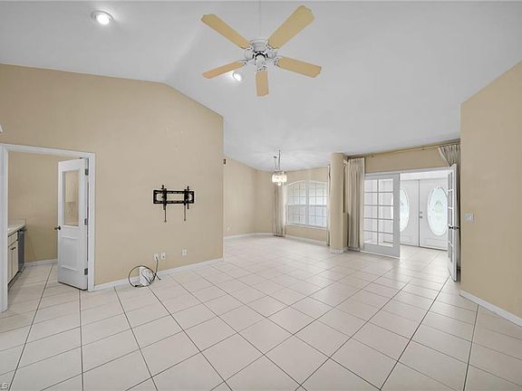 5th image of 410 Sheldon AVE