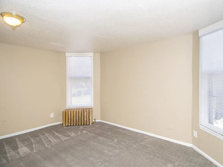 1600 Emerson Ave N — Photo 13