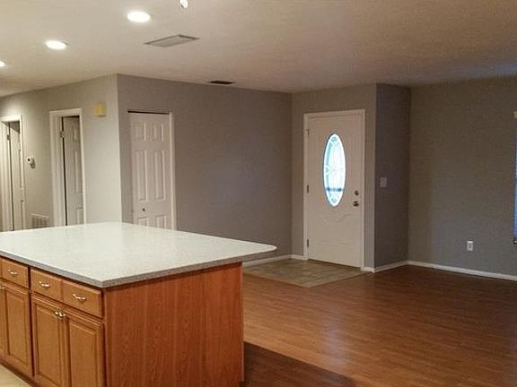 3rd image of 2784 Northridge Dr E