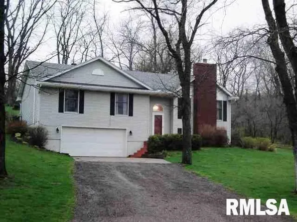 39 W Timberline Dr, Blue Grass, IA 52726