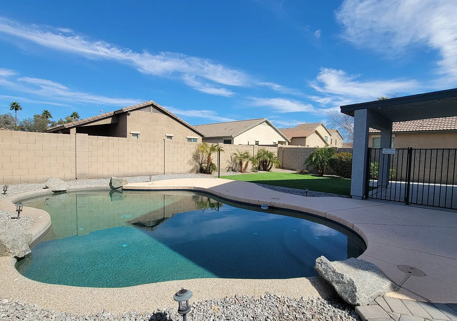 Priced right in a great neighborhood with SOLAR and POOL! — Photo 3