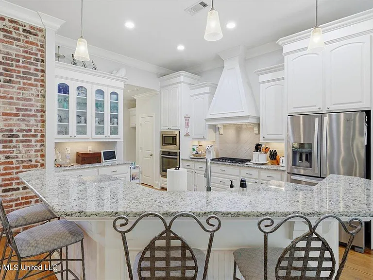 320 Oakville Cir — Photo 14