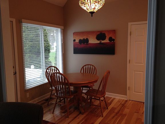 4th image of 435 River Woods Dr