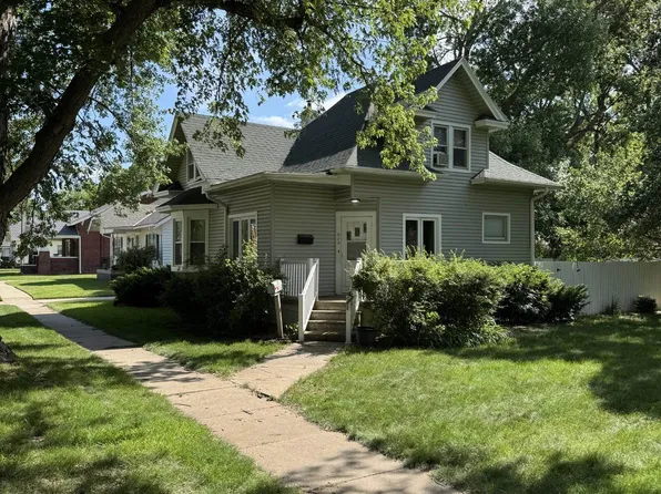 522 University St, Hastings, NE 68901
