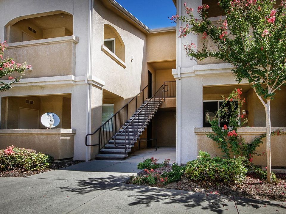 1st image of 501 Gibson Dr APT 2721