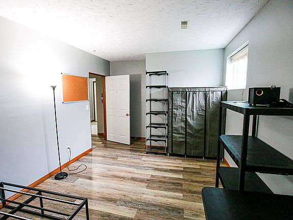 4th image of 39 Green Pointe Dr #6Y2