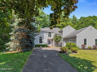 307 Highgate Dr, Slingerlands, NY 12159