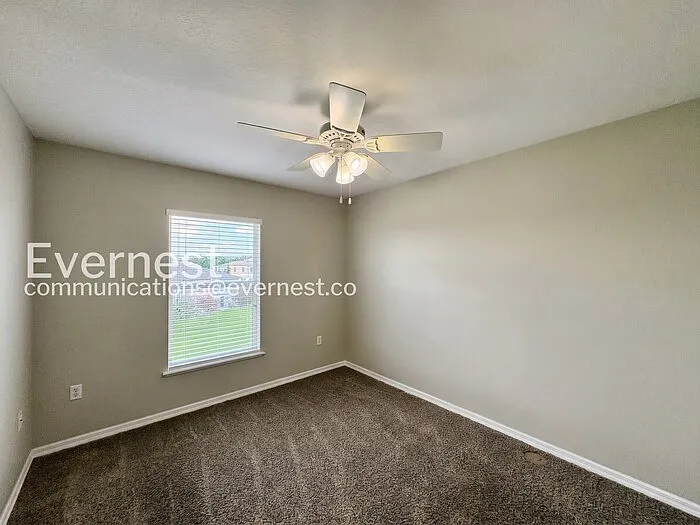 3823 Exeter Ln — Photo 13