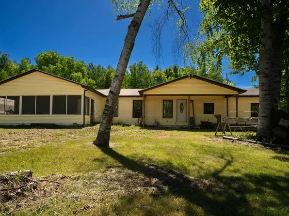 3185 Lakeshore Dr, Gladwin, MI 48624