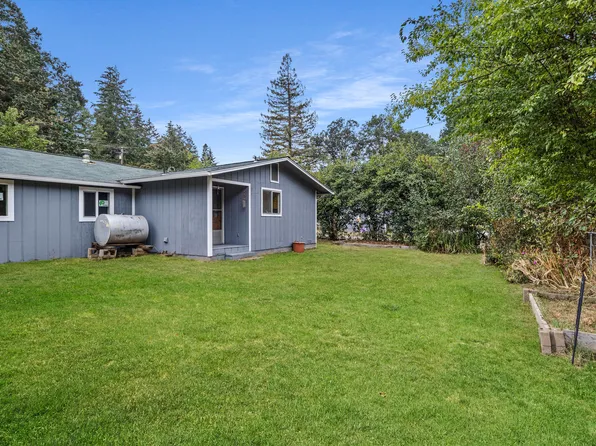 238 Major Dr, Glendale, OR 97442