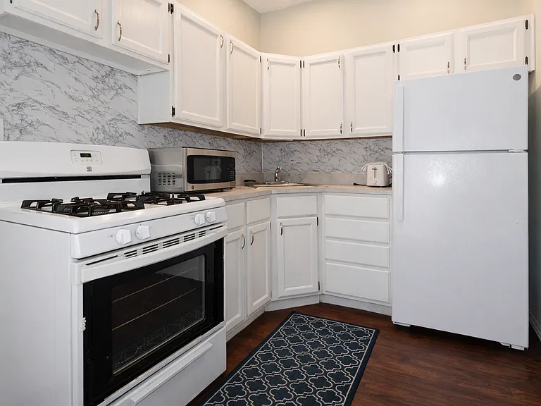 1459 Saint James Ct — Photo 15