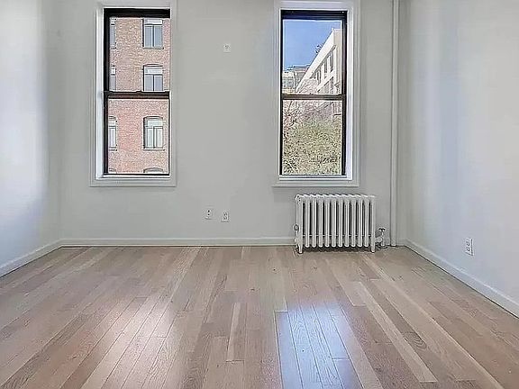 4th image of 116 Bedford Ave APT 4R