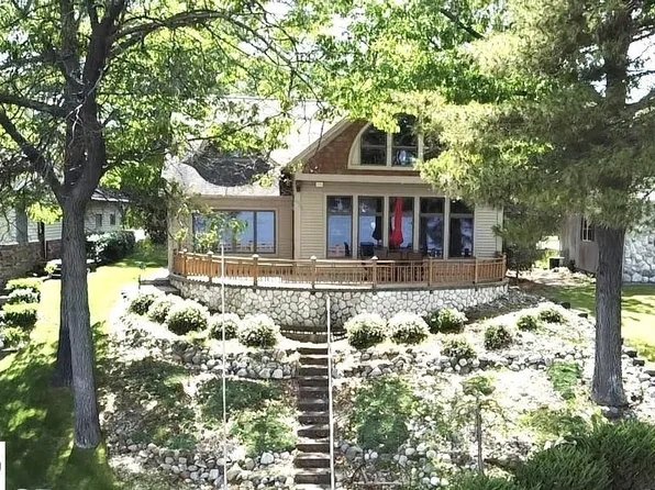 5978 Westshore Dr, Oscoda, MI 48750