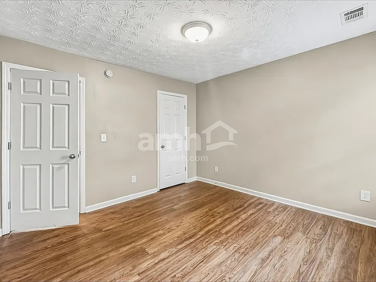 738 Mountain Laurel Dr — Photo 13