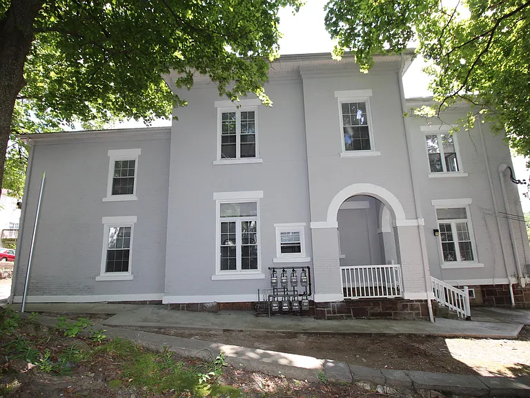 17 Boswell Ave #2 — Photo 1