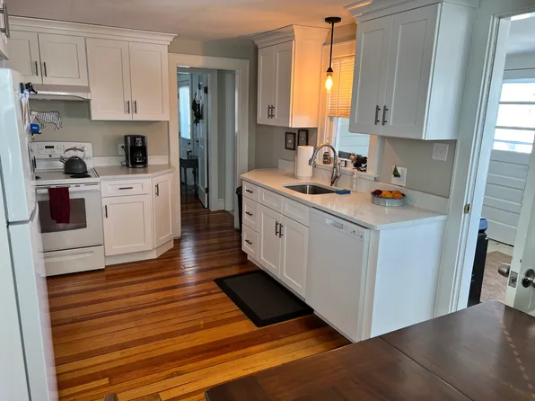 2 East St #2, Hadley, MA 01035