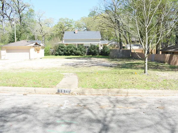 1811 Heather St, Nacogdoches, TX 75965