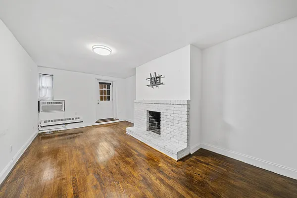 Rented by Vector New York, LLC | media 11