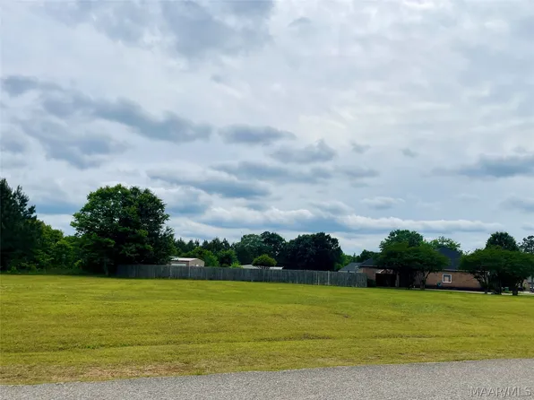 500 S Natchez Trace Loop, Tallassee, AL 36078