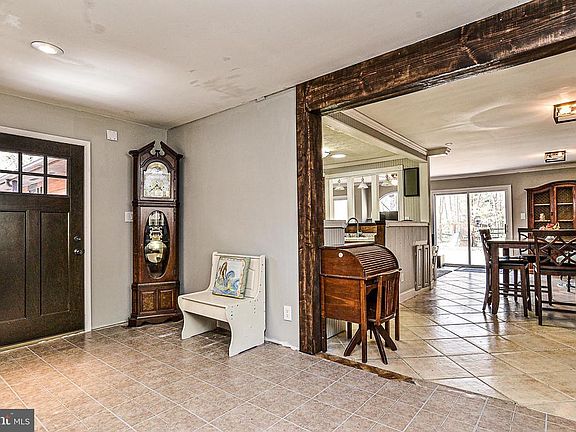 3rd image of 10746 River Run Dr