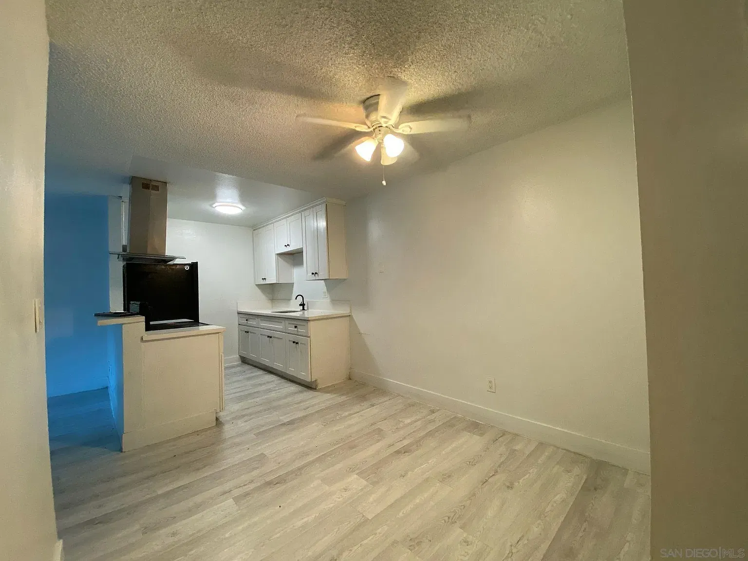 2 bed, 1.0 bath, 980 sqft, $2,380 — Photo 3