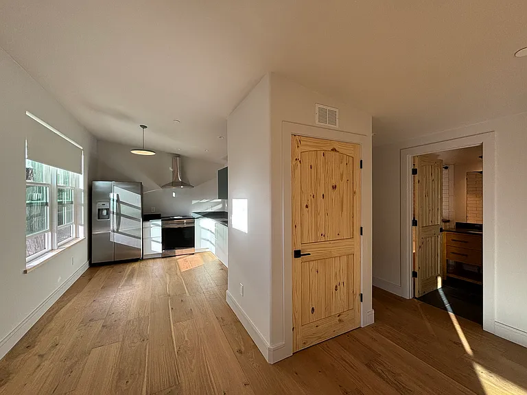 431.5 Evans St — Photo 3