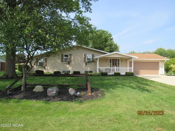 806 Aster Dr, Wapakoneta, OH 45895