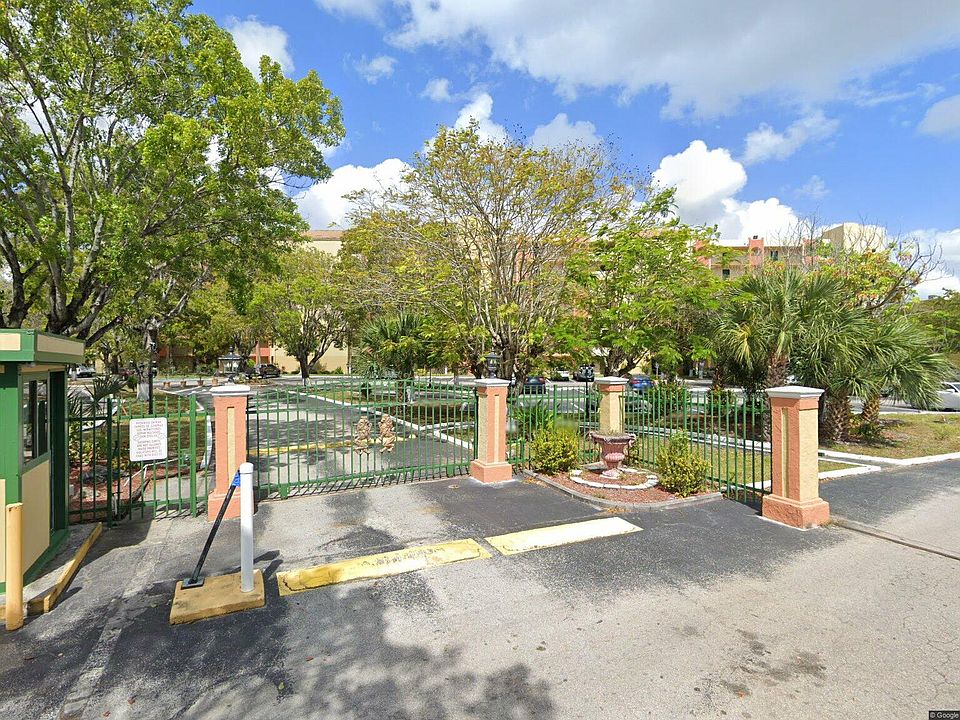 1st image of 9455 W Flagler St #511