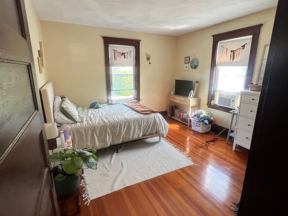 3rd image of 59 Bedford St Unit 1