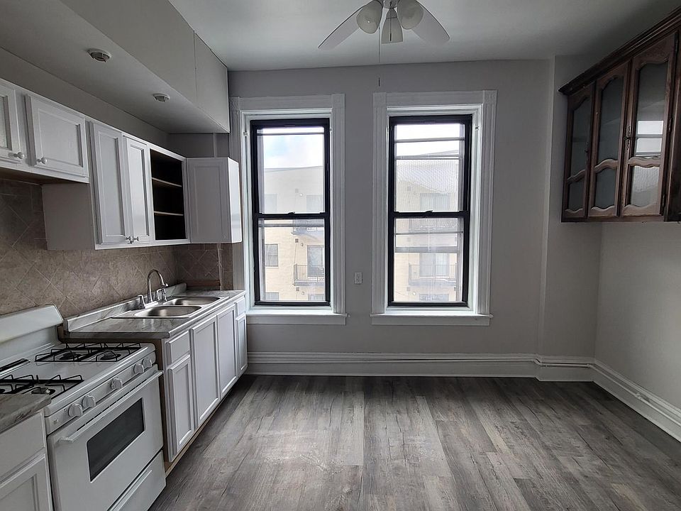 1st image of 2744 W 18th St #3