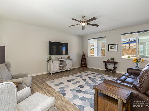 4th image of 293 Belmullet Dr
