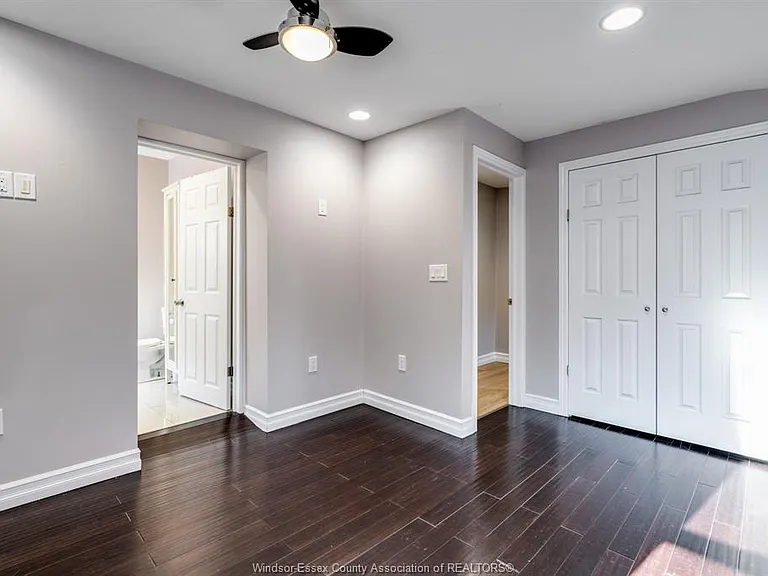 1672 Elgin St — Photo 14