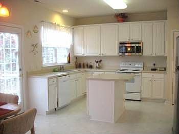 2nd image of 5323 Griffith Park Rd