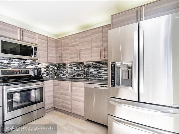 2nd image of 713 NW 98th Cir