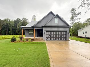 945 Lynch Rd, Selma, NC 27576